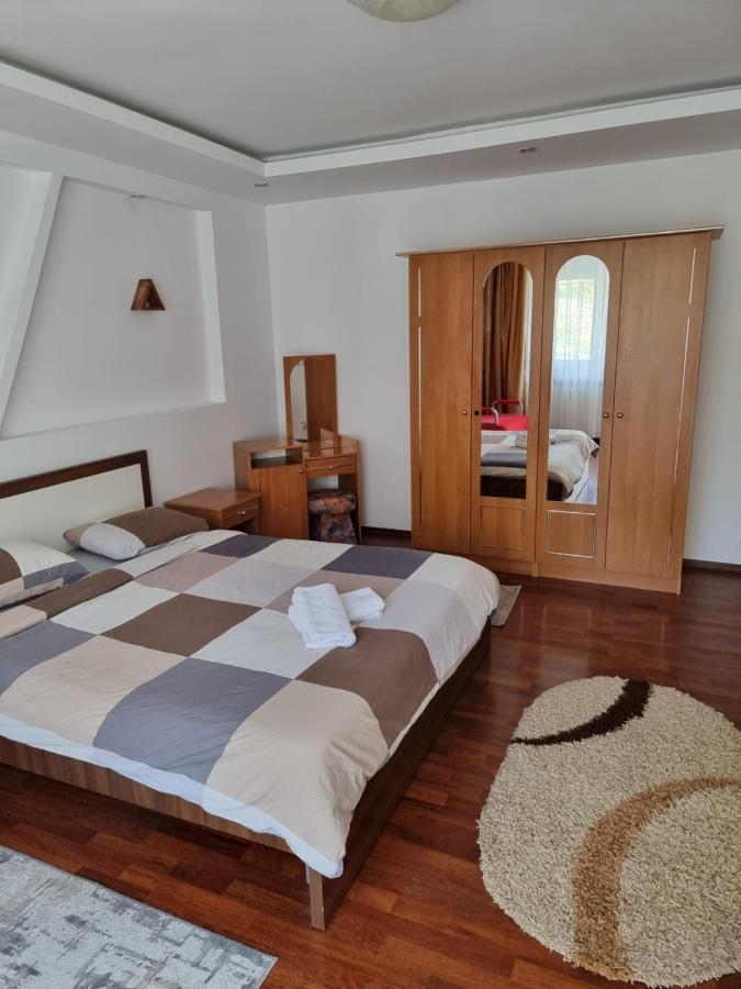 Charming And Intimate Getaway In Bucharest - Near Unirii Square Lägenhet Exteriör bild
