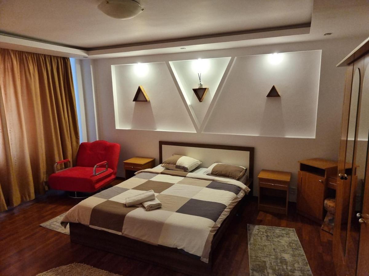 Charming And Intimate Getaway In Bucharest - Near Unirii Square Lägenhet Exteriör bild