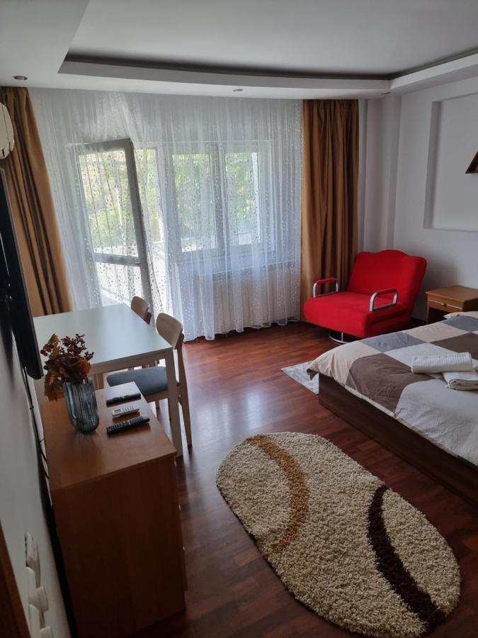 Charming And Intimate Getaway In Bucharest - Near Unirii Square Lägenhet Exteriör bild