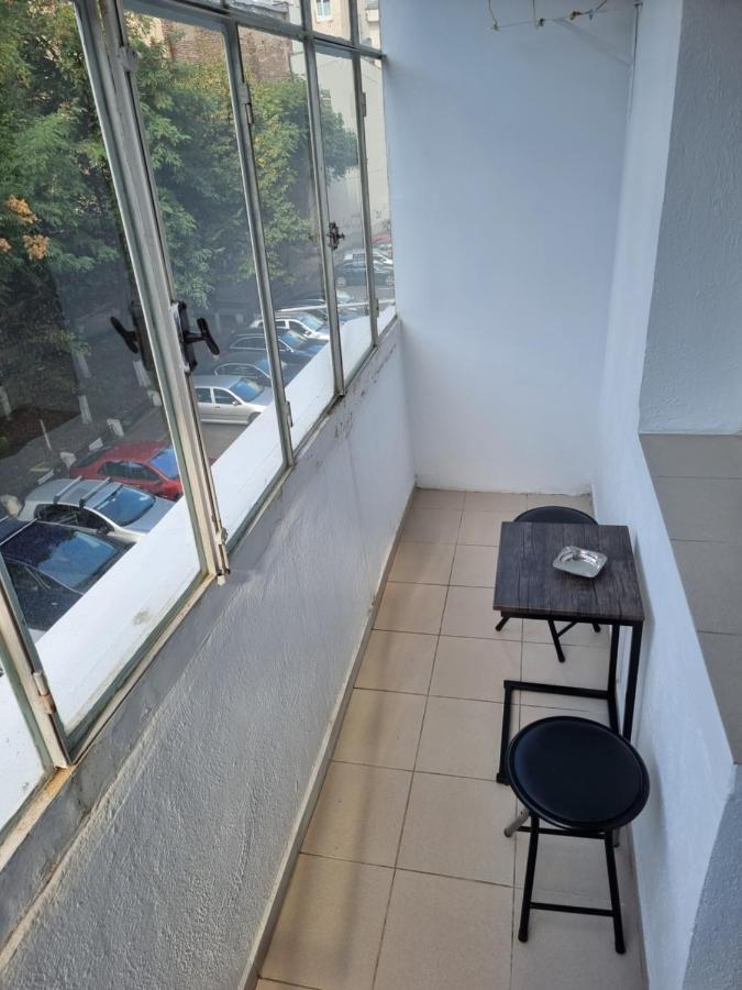 Charming And Intimate Getaway In Bucharest - Near Unirii Square Lägenhet Exteriör bild