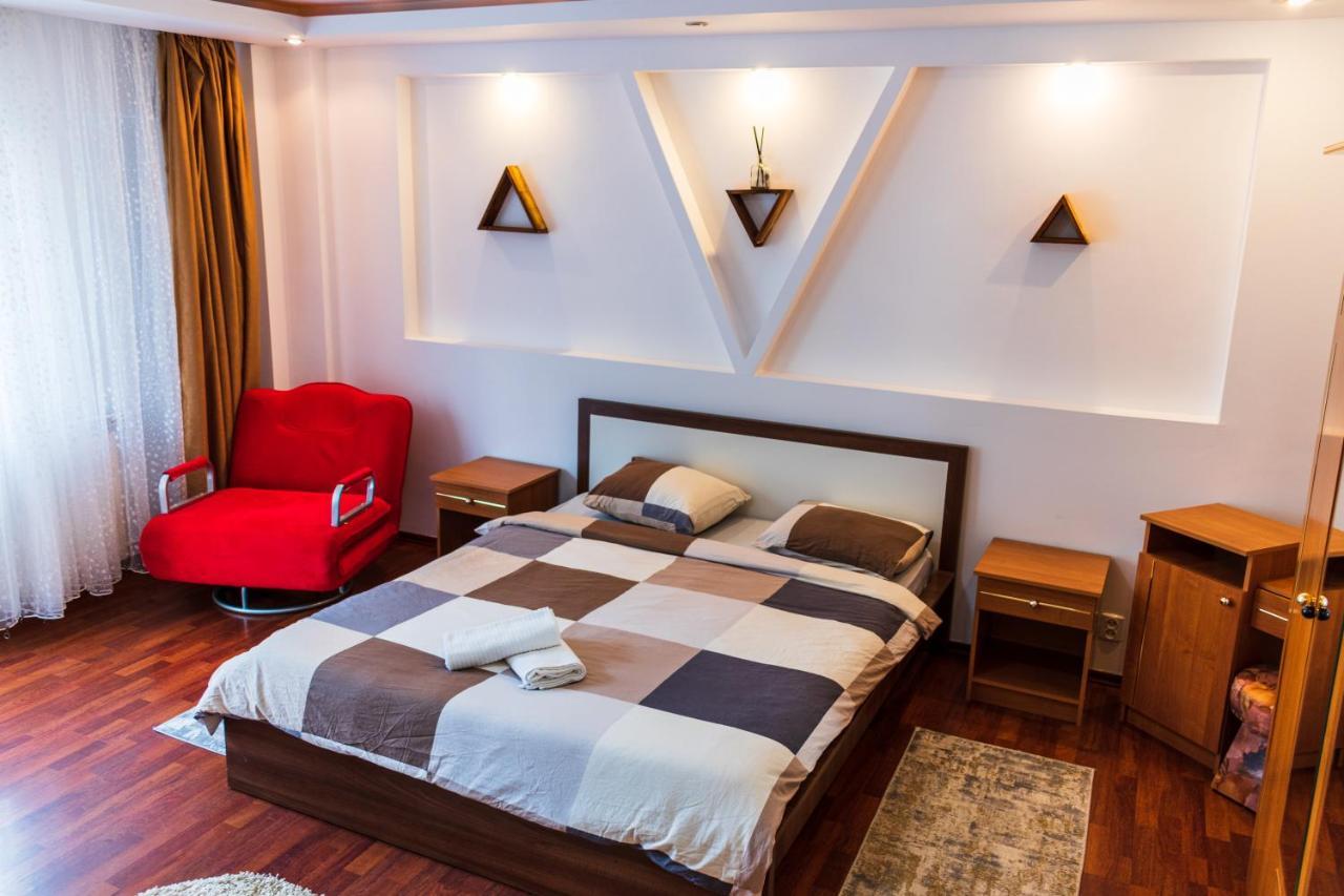 Charming And Intimate Getaway In Bucharest - Near Unirii Square Lägenhet Exteriör bild